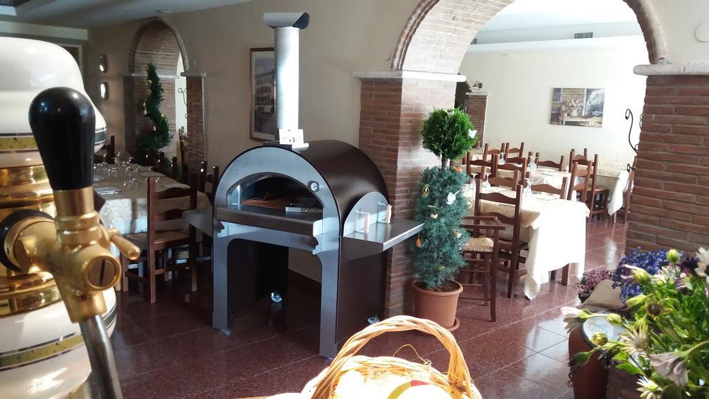 Agriturismo Sant' Isidoro Villa อานาญี ภายนอก รูปภาพ